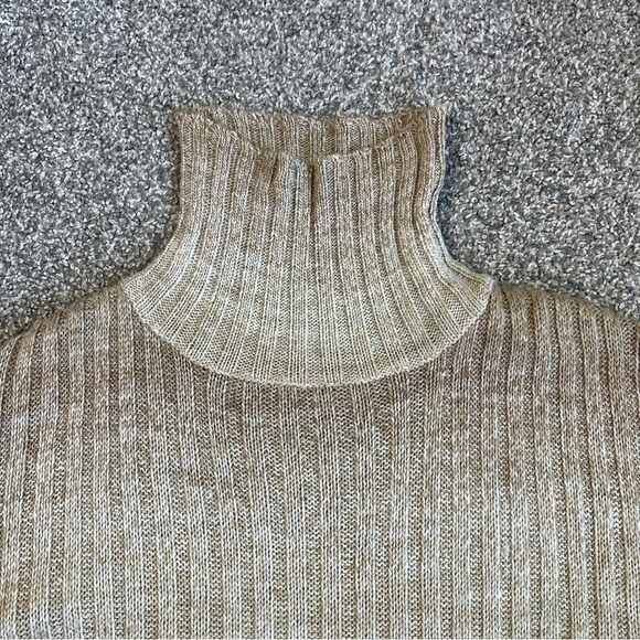 Coldwater Creek Cream Tan Long Sleeve Ribbed Turtleneck Sweater, Size Medium - Picture 2 of 6